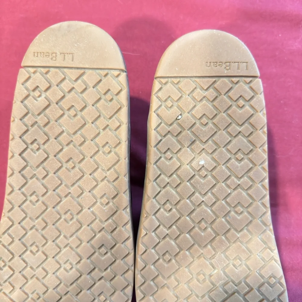 L.L. Bean woman’s Black Leather Slip-On Shoes size 9 - Picture 6 of 8